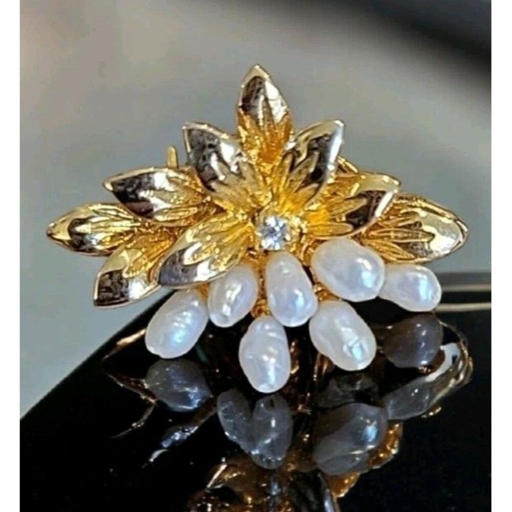 Vintage Rice Pearl Crystal Mini Brooch Pin or Pendant Gold Tone Floral Design